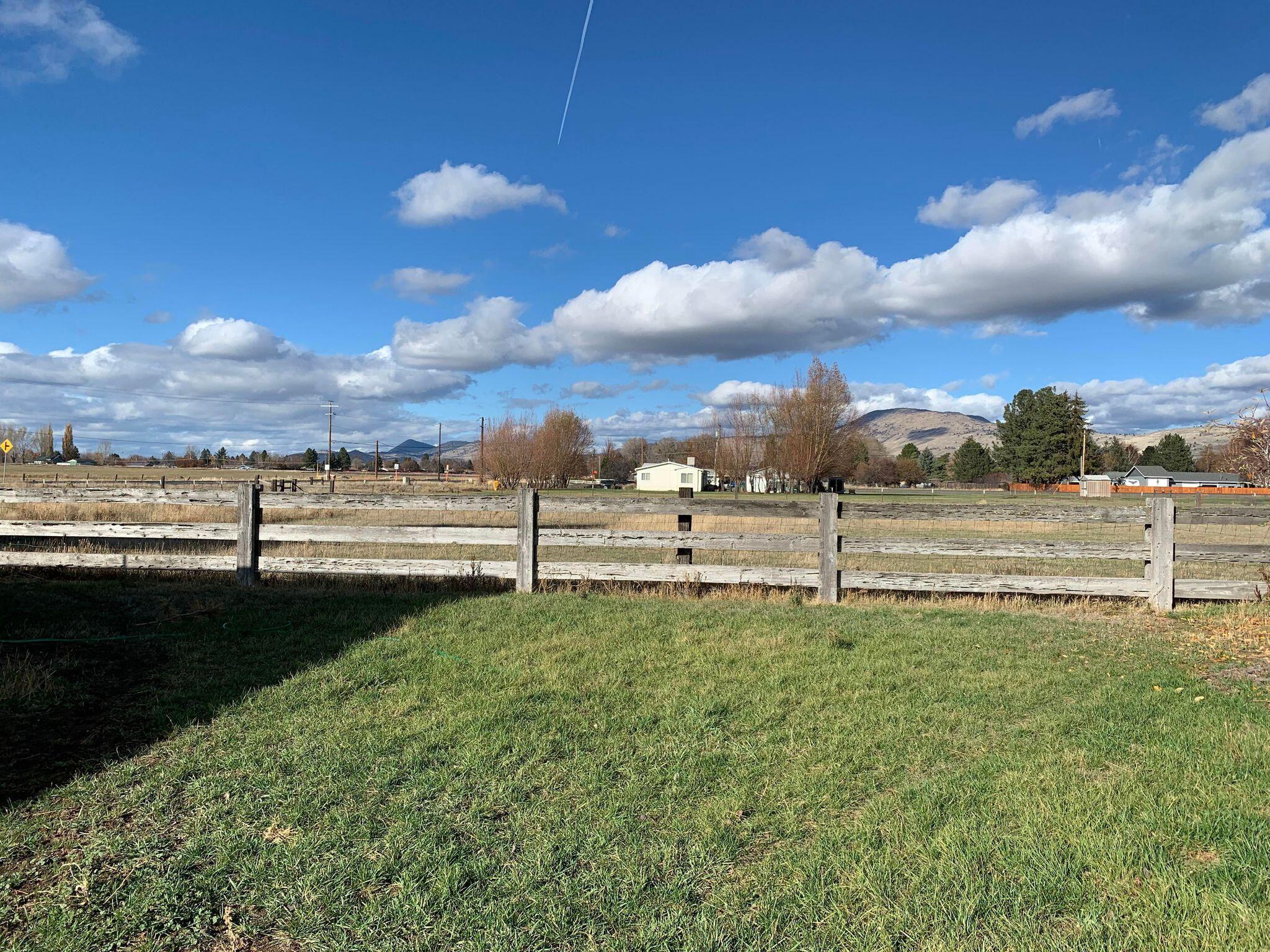 6415 Homedale Road Klamath Falls, OR 97603 - Photo 30 of 35 255147249_1265740270610599_2236414757610