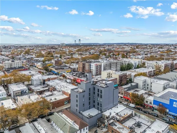$718,000 | 1807 66th Street, Unit 7B | Bensonhurst