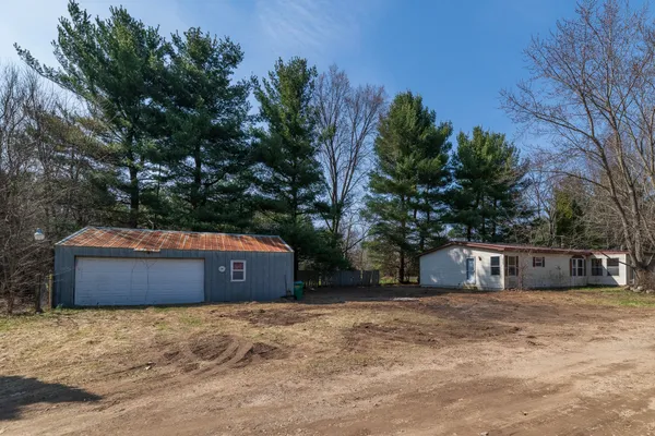 $140,000 | 13064 Riverside Drive, Constantine, MI 49042