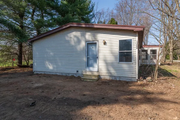 $140,000 | 13064 Riverside Drive, Constantine, MI 49042