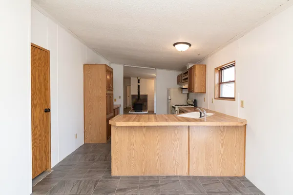 $140,000 | 13064 Riverside Drive, Constantine, MI 49042