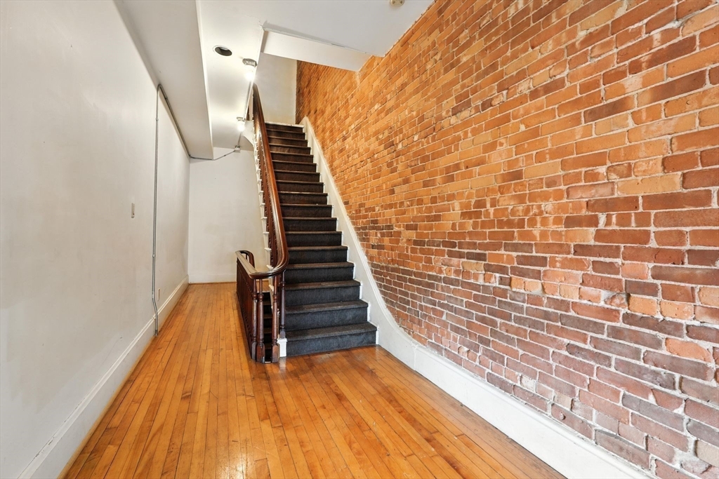 265 Union Street Springfield, MA 01105 - Photo 5 of 21