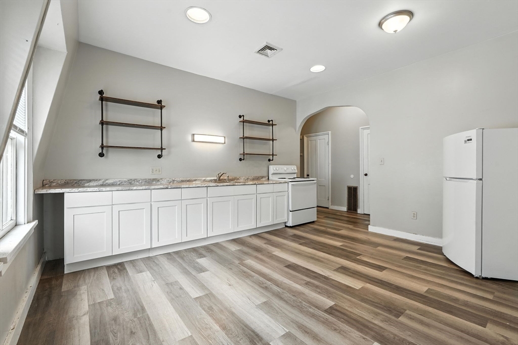 265 Union Street Springfield, MA 01105 - Photo 7 of 21