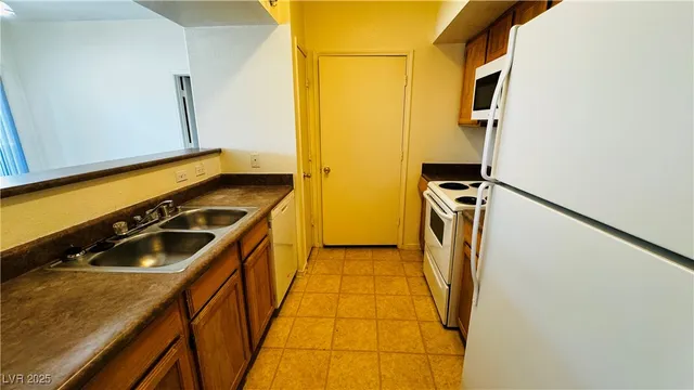 $1,300 | 45 Maleena Mesa Street, Unit 916, Henderson, NV 89074
