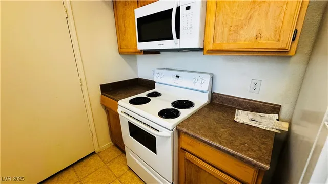$1,300 | 45 Maleena Mesa Street, Unit 916, Henderson, NV 89074