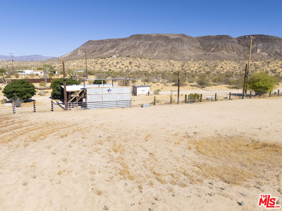 55616 Pipes Canyon Road Yucca Valley, CA 92284 - Photo 37 of 46