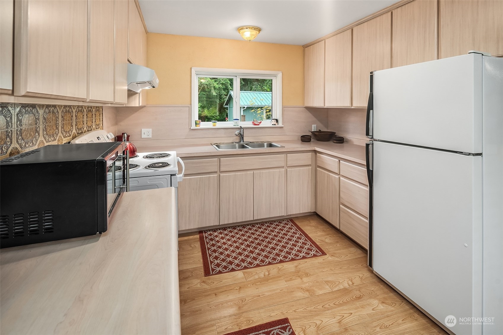 10117 Southwest Cove Road Vashon, WA 98070 - Photo 9 of 26