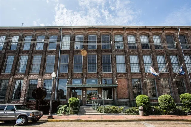 $1,900 | 920 Poeyfarre Street, Unit 107, New Orleans, LA 70130