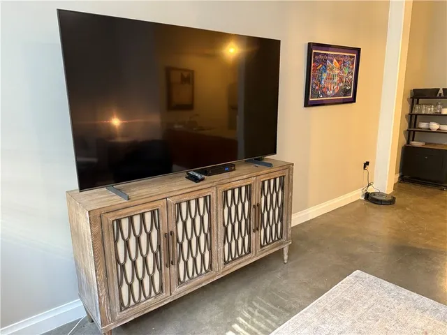 $1,900 | 920 Poeyfarre Street, Unit 107, New Orleans, LA 70130