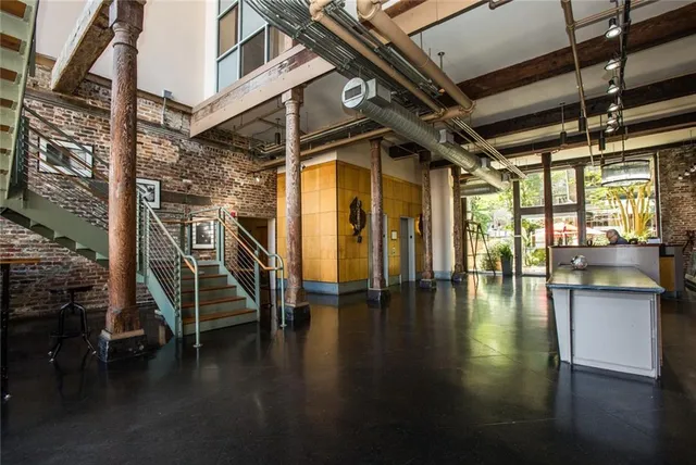 $1,900 | 920 Poeyfarre Street, Unit 107, New Orleans, LA 70130