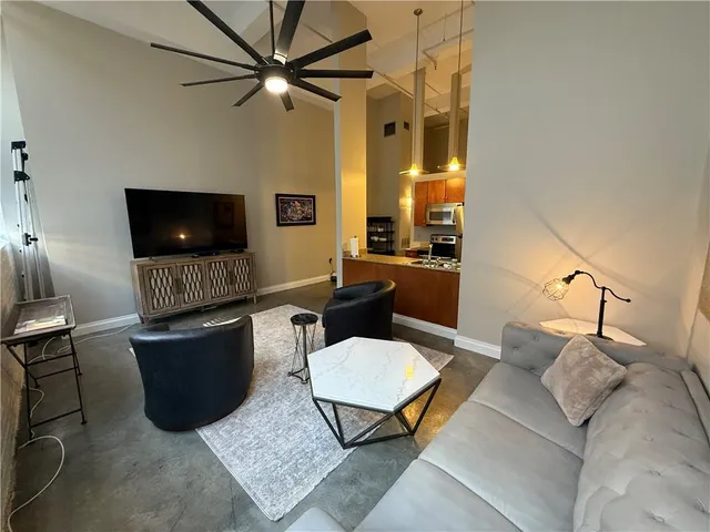 $1,900 | 920 Poeyfarre Street, Unit 107, New Orleans, LA 70130
