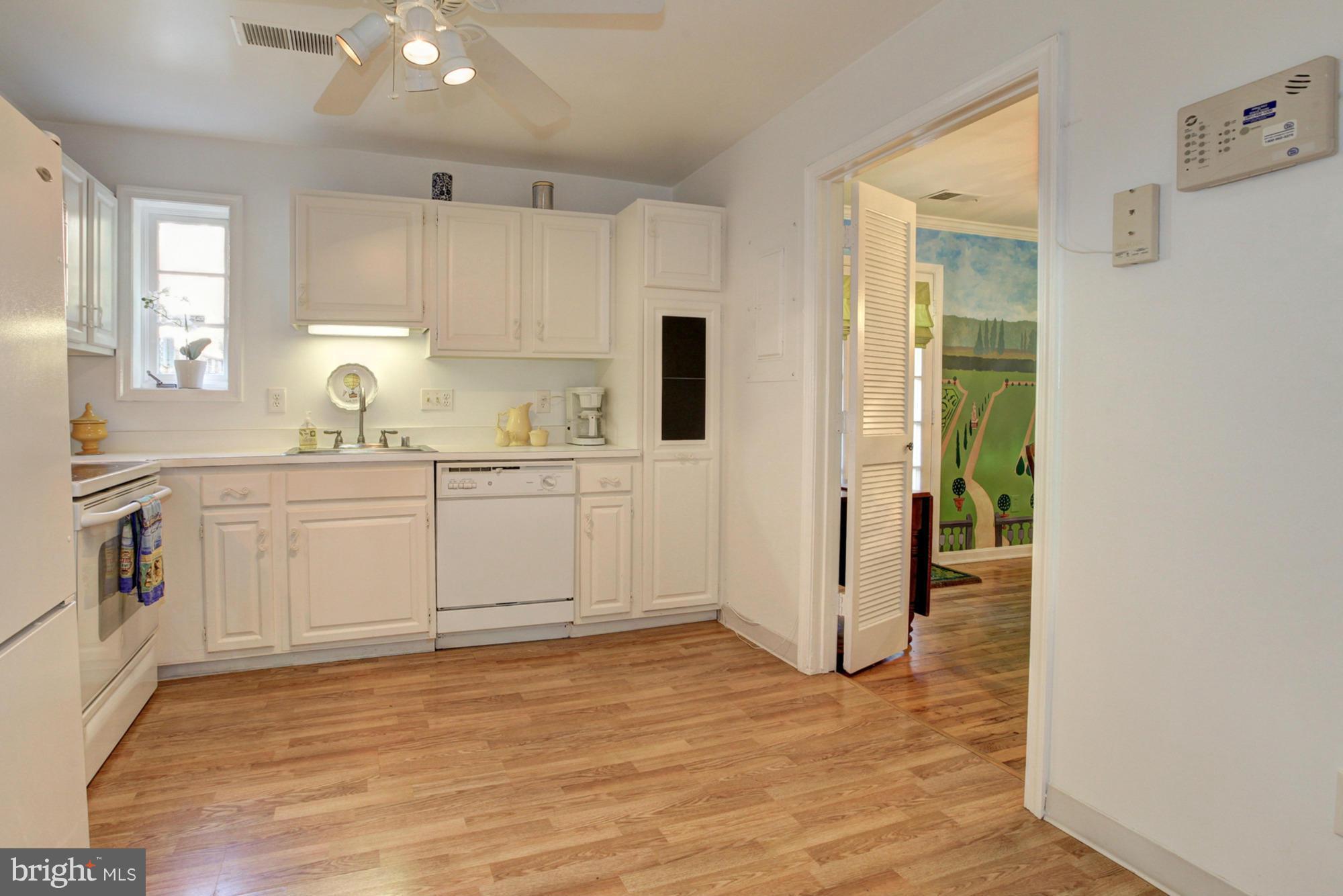 6637 Fairfax Road, Unit 105 Chevy Chase, MD 20815 - Photo 13 of 30 Kitchen