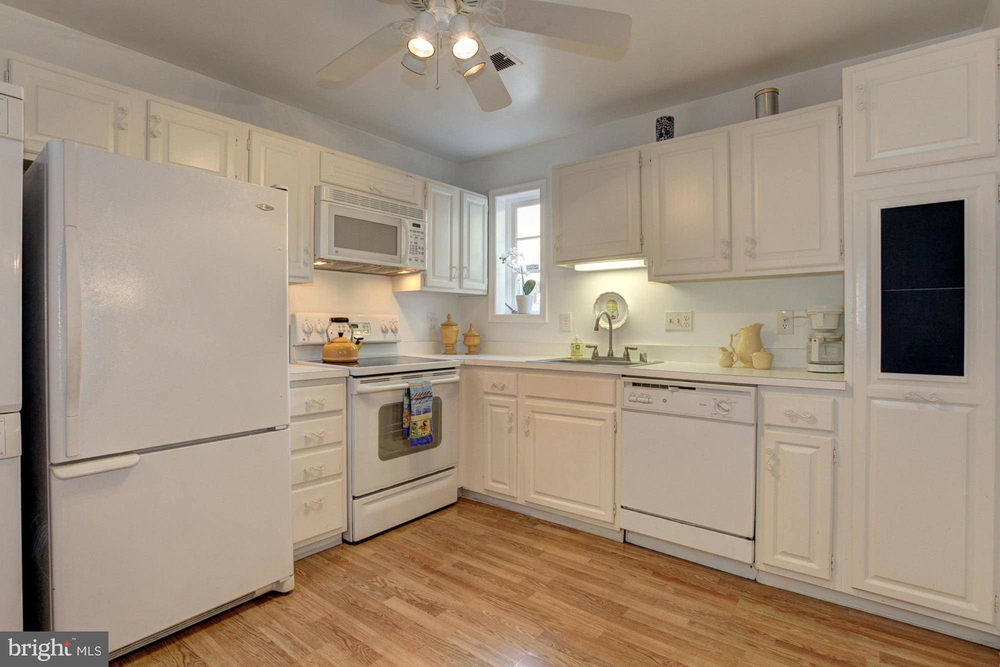 6637 Fairfax Road, Unit 105 Chevy Chase, MD 20815 - Photo 14 of 30 Kitchen