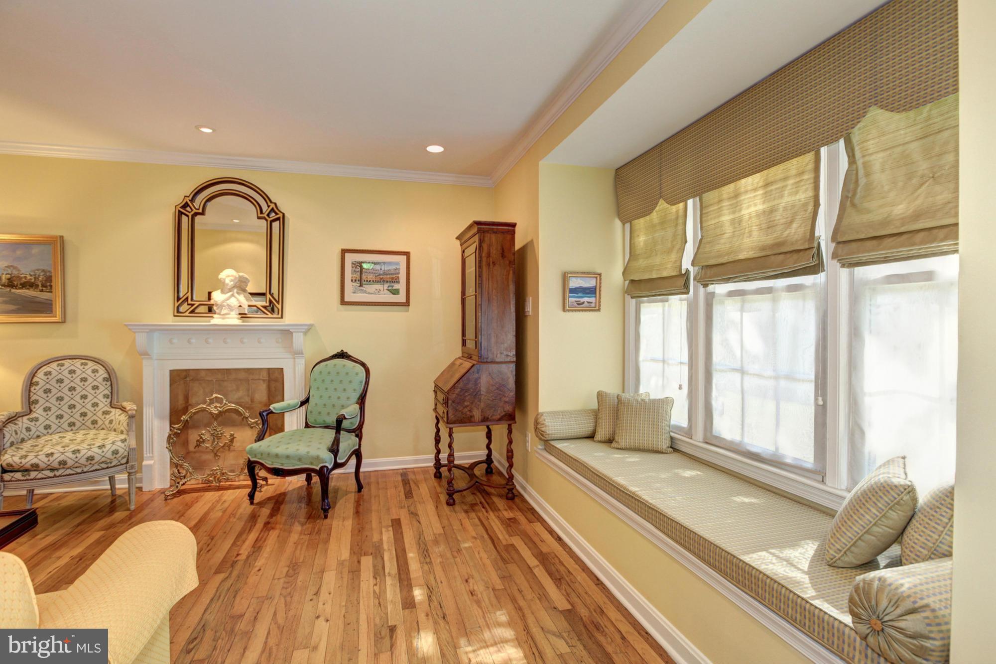 6637 Fairfax Road, Unit 105 Chevy Chase, MD 20815 - Photo 5 of 30 Living Room with Box Window and Window Seat