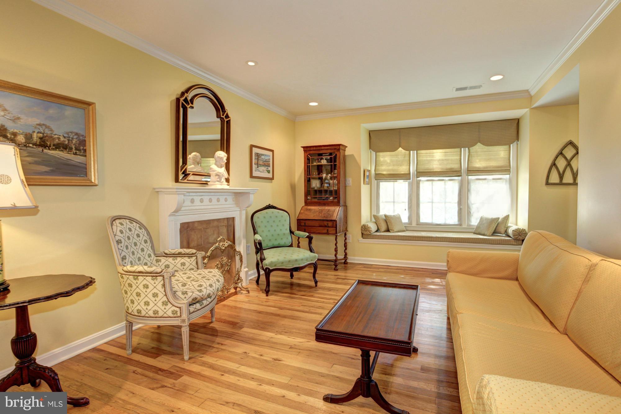 6637 Fairfax Road, Unit 105 Chevy Chase, MD 20815 - Photo 7 of 30 Living Room
