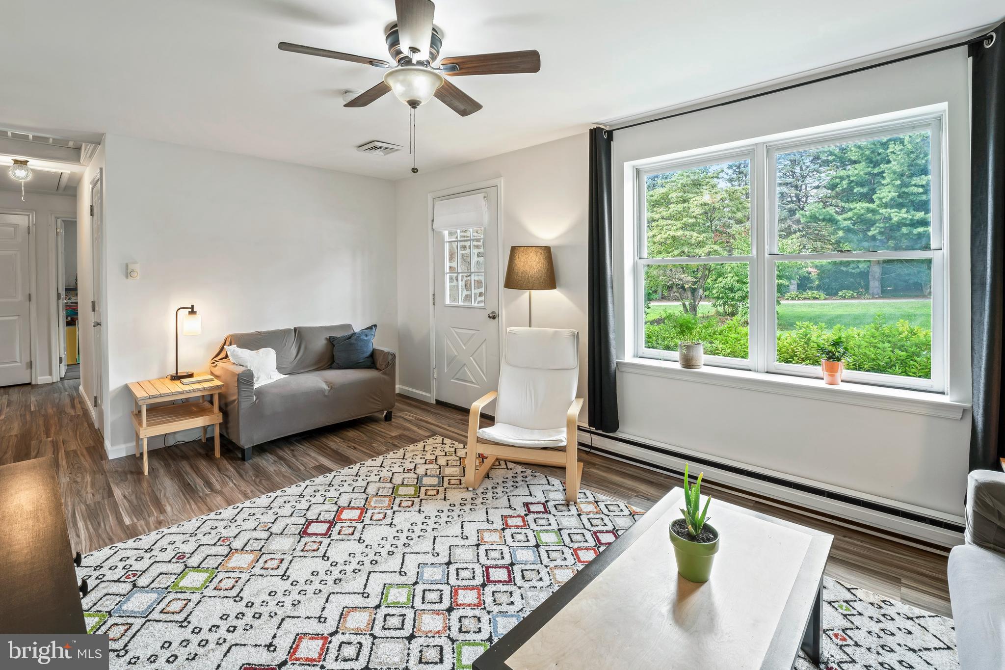 126 Clearview Drive Downingtown, PA 19335 - Photo 10 of 25 Living Room