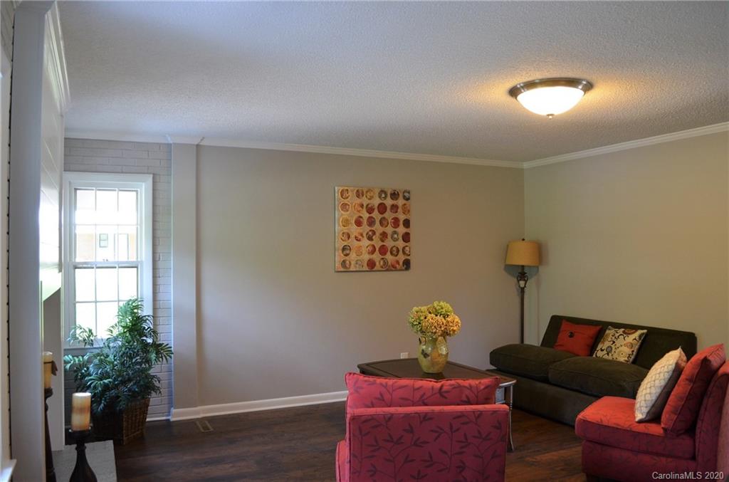 1403 4th Street Southwest Conover, NC 28613 - Photo 4 of 41 Gallery Image 4