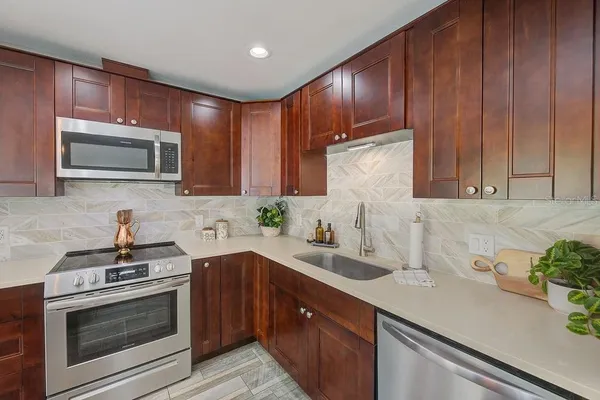 $2,100 | 2589 Sunny Breeze Avenue, Unit B, Largo, FL 33770