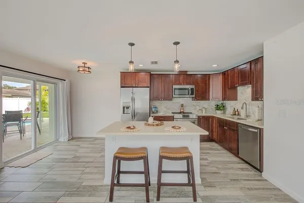$2,100 | 2589 Sunny Breeze Avenue, Unit B, Largo, FL 33770