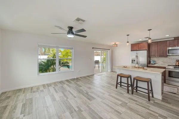 $2,100 | 2589 Sunny Breeze Avenue, Unit B, Largo, FL 33770