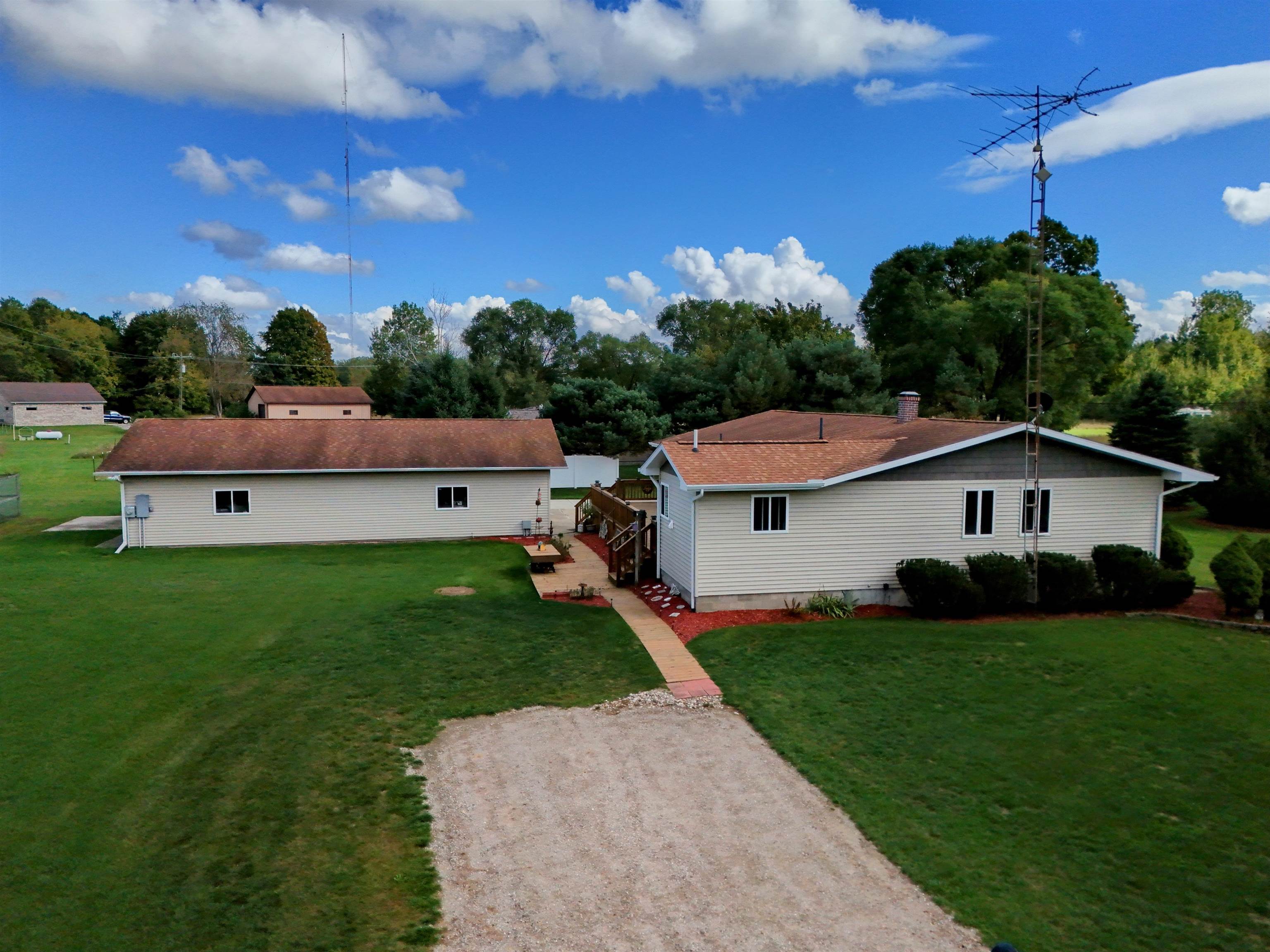 2031 East Dayton Road Caro, MI 48723 - Photo 2 of 35