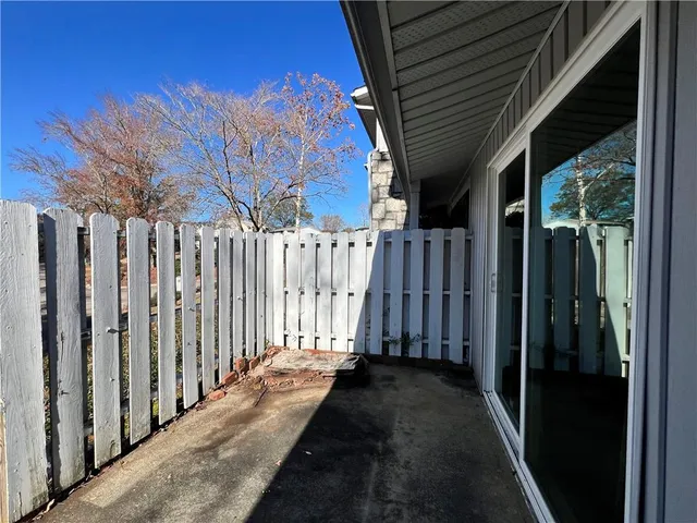 a view of a pathway of a house
