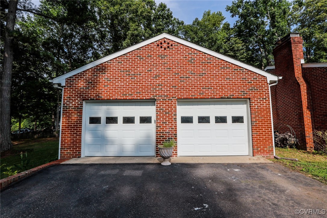 11412 Moravia Road Midlothian, VA 23112 - Photo 5 of 48 Gallery Image 5