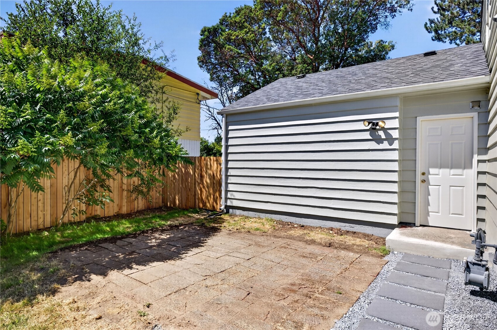12302 7th Place Southwest Seattle, WA 98146 - Photo 9 of 36