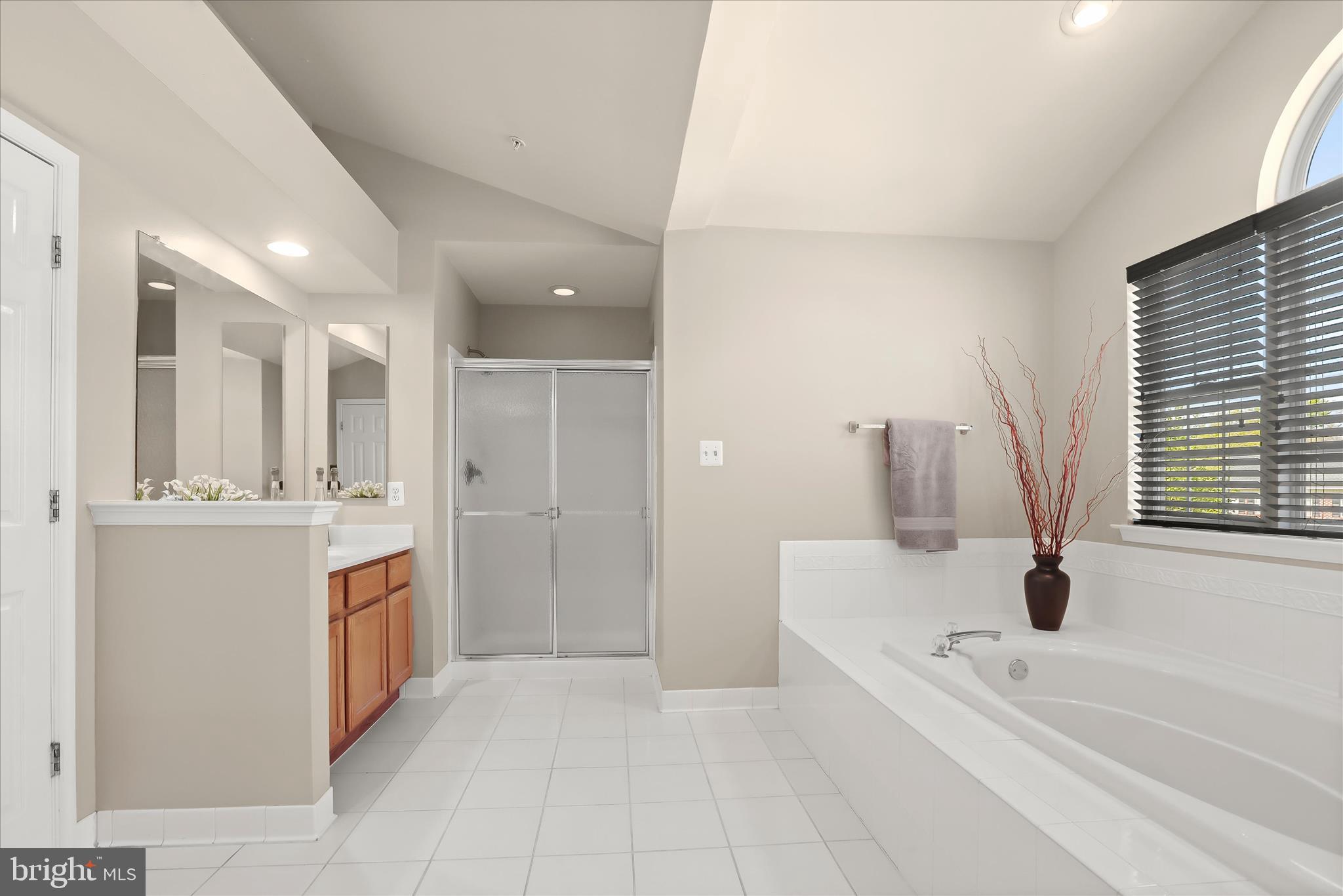 14903 Ridge Farm Court Bowie, MD 20715 - Photo 34 of 60 Primary Bathroom