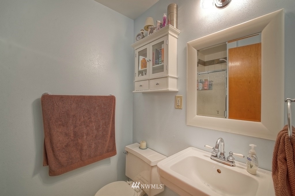 8401 215th Street Southwest Edmonds, WA 98026 - Photo 18 of 21 Gallery Image 18