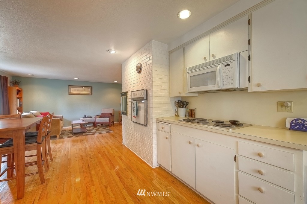 8401 215th Street Southwest Edmonds, WA 98026 - Photo 8 of 21 Gallery Image 8
