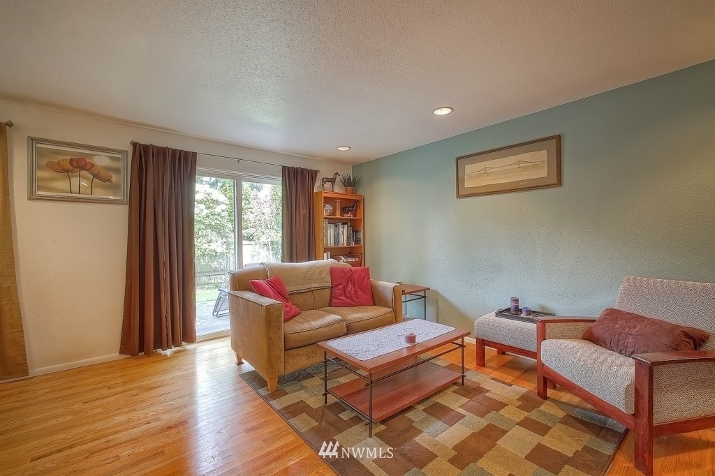 8401 215th Street Southwest Edmonds, WA 98026 - Photo 10 of 21 Gallery Image 10