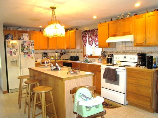 1150 Main Street Acushnet, MA 02743 - Photo 2 of 25