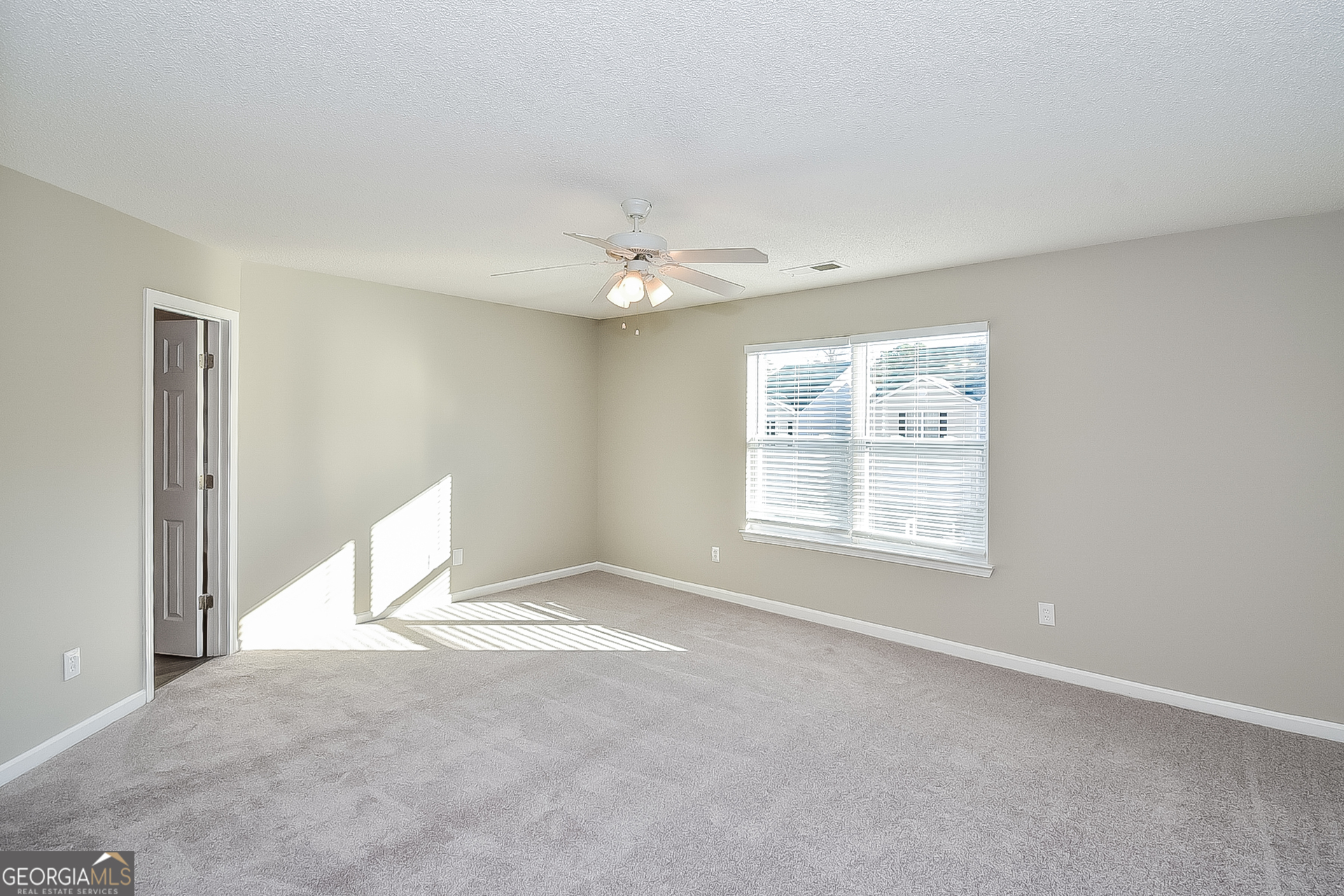 1266 Brookstone Road Atlanta, GA 30349 - Photo 7 of 17