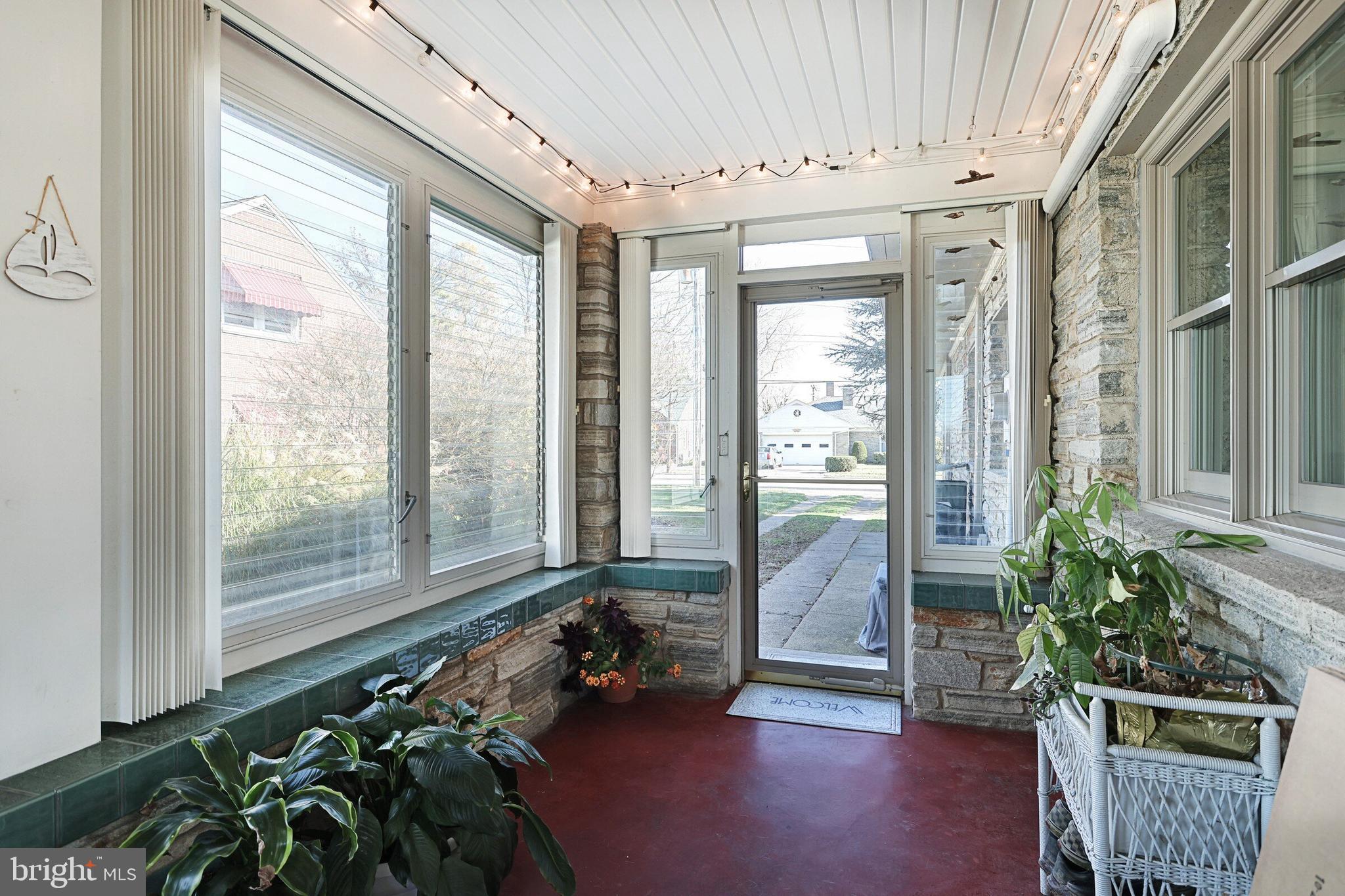 146 George Street Hanover, PA 17331 - Photo 33 of 83 Heated enclosed sunroom/backporch area