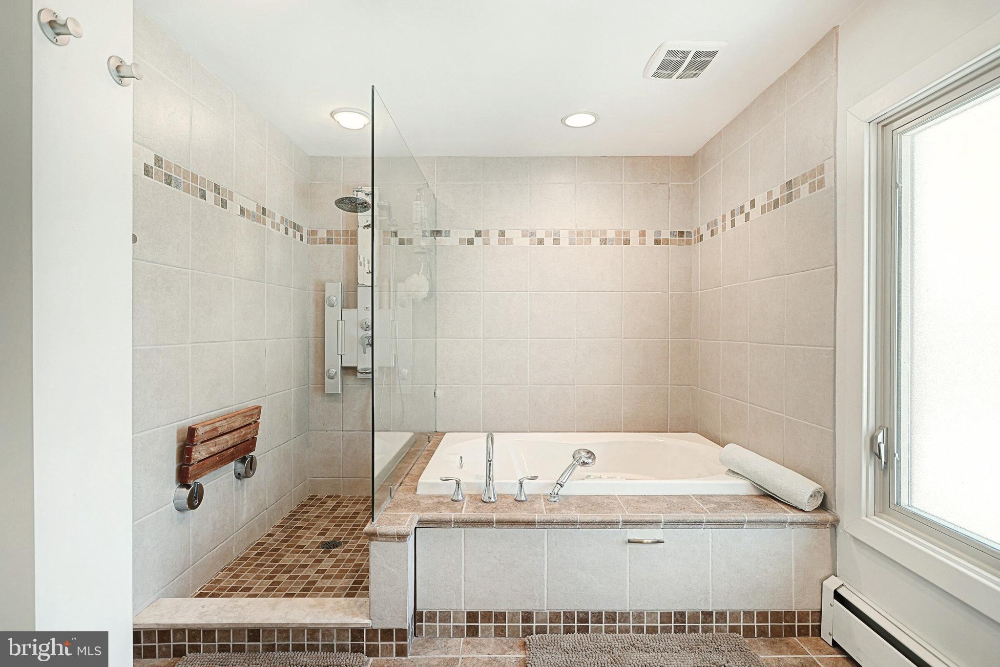 146 George Street Hanover, PA 17331 - Photo 57 of 83 Upper level Primary en suite full bath