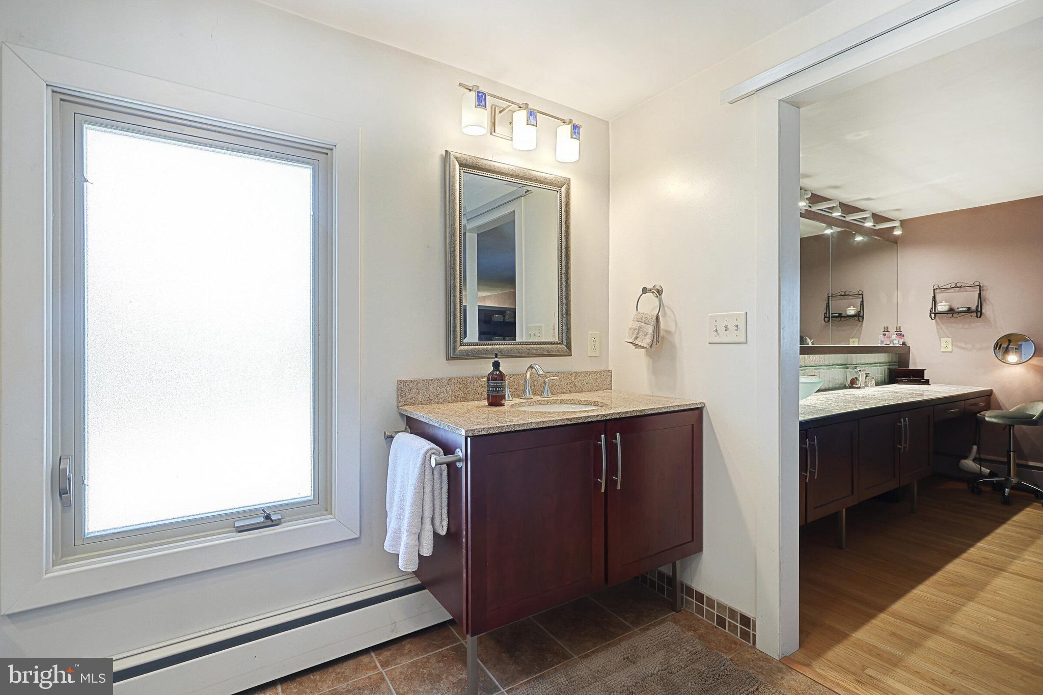 146 George Street Hanover, PA 17331 - Photo 58 of 83 Upper level Primary en suite full bath