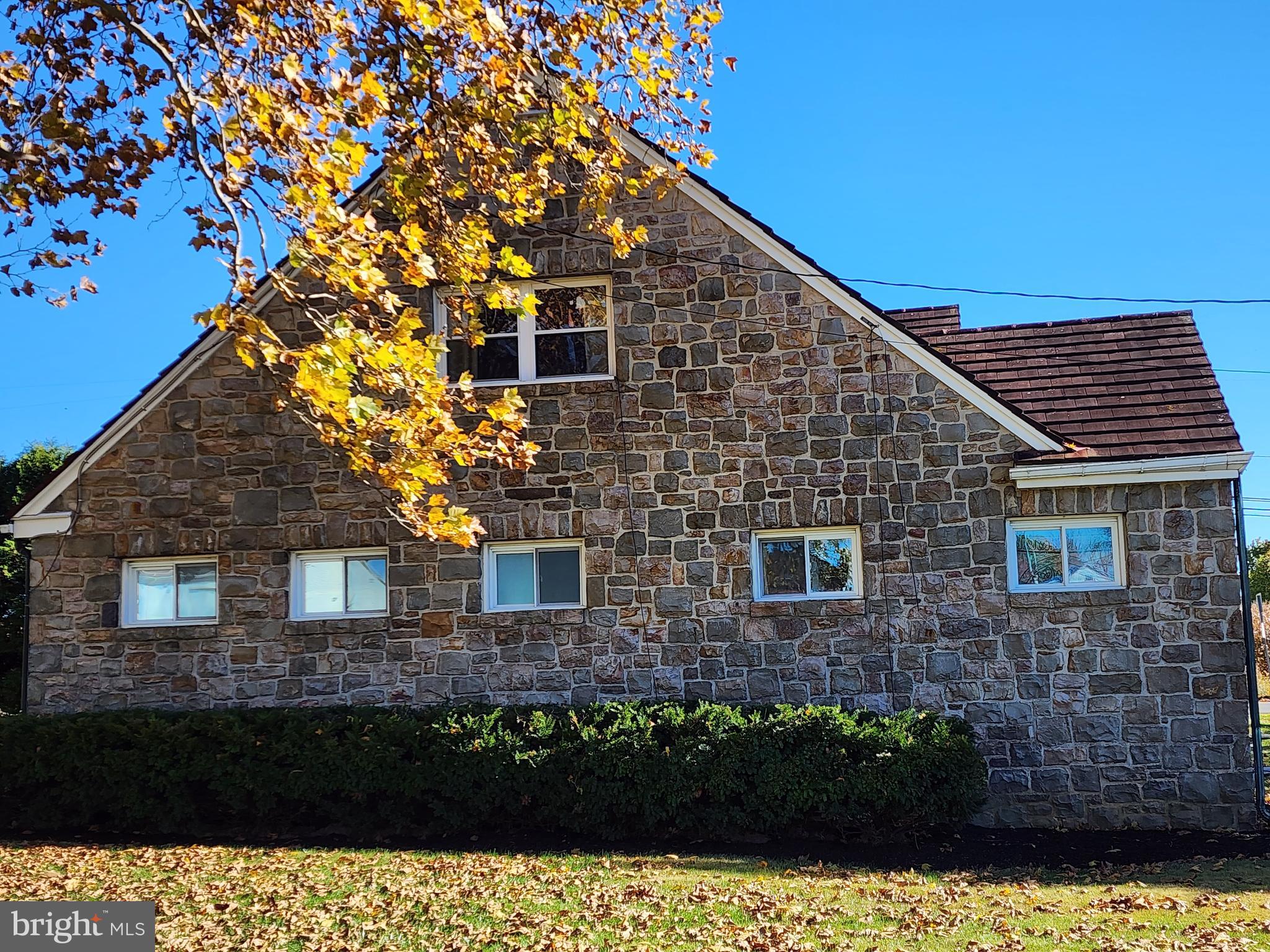 2479 Moselem Spring Road Fleetwood, PA 19522 - Photo 4 of 18 Gallery Image 4