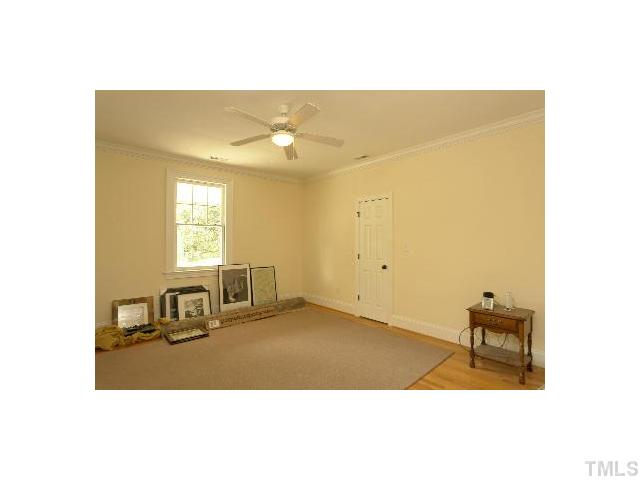 1115 Wake Forest Road, Unit D Raleigh, NC 27604 - Photo 14 of 24 a picture of a living room with a sink