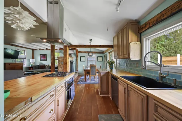 $820,000 | 9 Castle Hill Road, Stockbridge, MA 01262