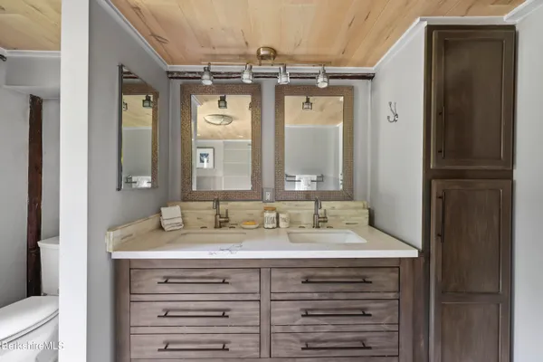 $820,000 | 9 Castle Hill Road, Stockbridge, MA 01262