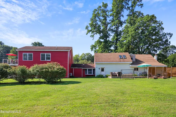 $820,000 | 9 Castle Hill Road, Stockbridge, MA 01262