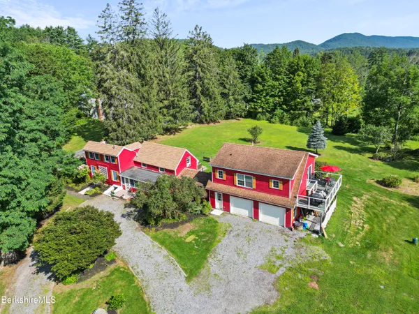 $820,000 | 9 Castle Hill Road, Stockbridge, MA 01262