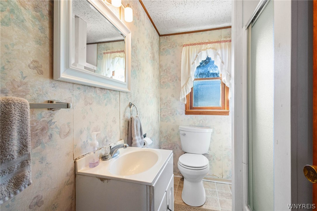 1194 Akron Road Pembroke, NY 14036 - Photo 15 of 38