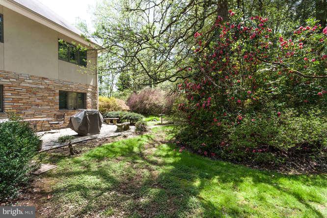 1290 Balls Hill Road McLean, VA 22101 - Photo 14 of 22 Exterior (General)