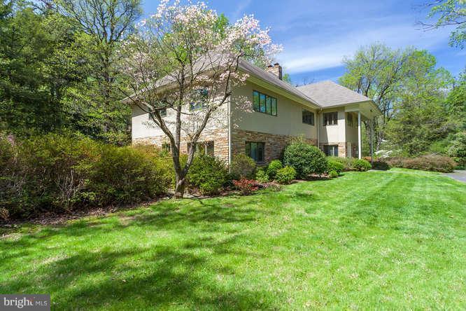 1290 Balls Hill Road McLean, VA 22101 - Photo 20 of 22 Exterior (Rear)