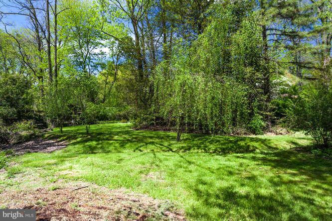 1290 Balls Hill Road McLean, VA 22101 - Photo 3 of 22 Exterior (General)