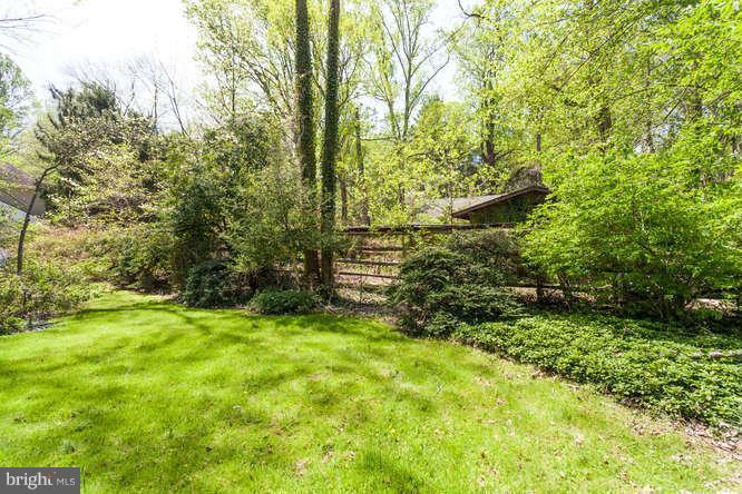 1290 Balls Hill Road McLean, VA 22101 - Photo 5 of 22 Exterior (General)