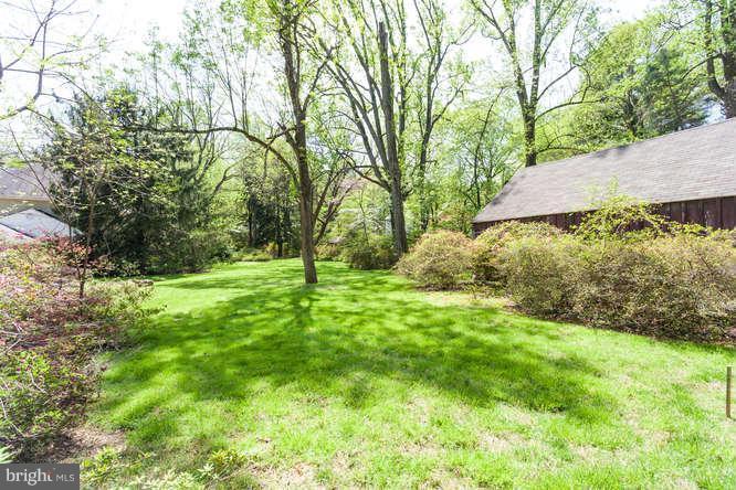 1290 Balls Hill Road McLean, VA 22101 - Photo 9 of 22 Exterior (General)