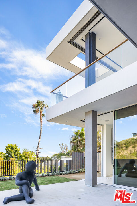 1301 Devlin Drive Los Angeles, CA 90069 - Photo 15 of 47